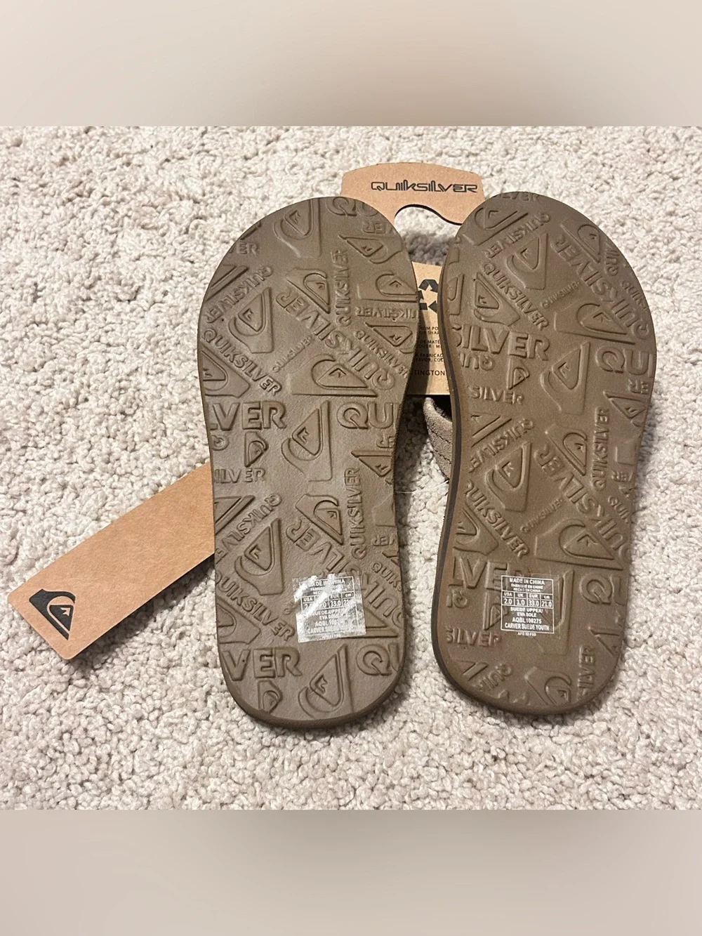 NWT Quiksilver Boy's Youth Carver Suede Leather Sandals/ Tan Size 2 (Big Boy)